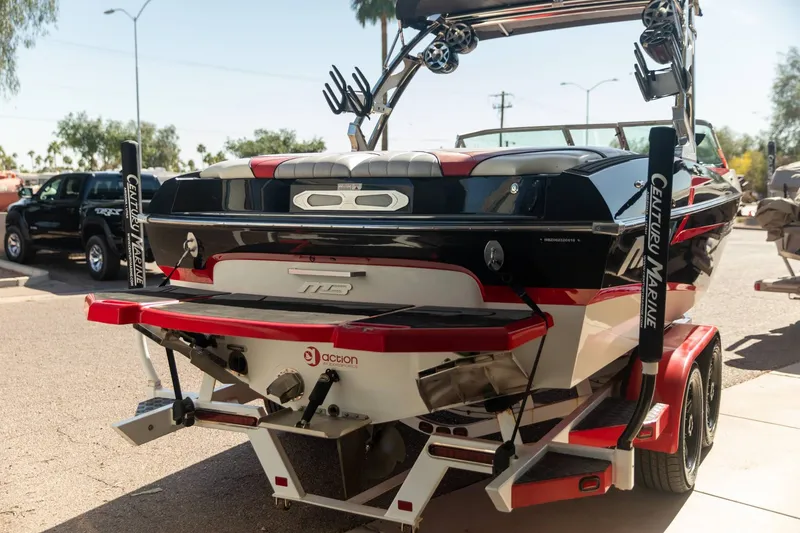 Slide: The Image of MB B52 2016 - 14