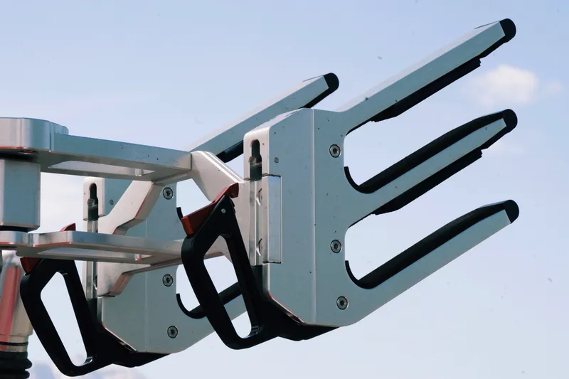 Slide: The Image of MasterCraft XT22 2021 - 24