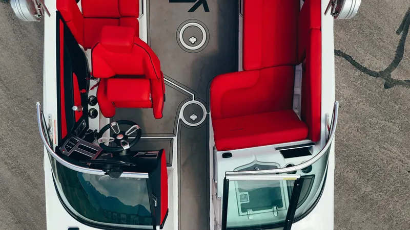 Slide: The Image of MasterCraft XT22 2021 - 5