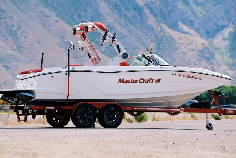 Slide: The Image of MasterCraft XT22 2021 - 7