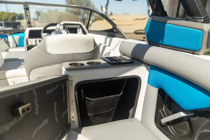 Slide: The Image of Tigé R23 2019 - 10