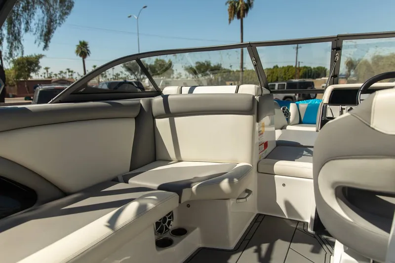 Slide: The Image of Tigé R23 2019 - 9