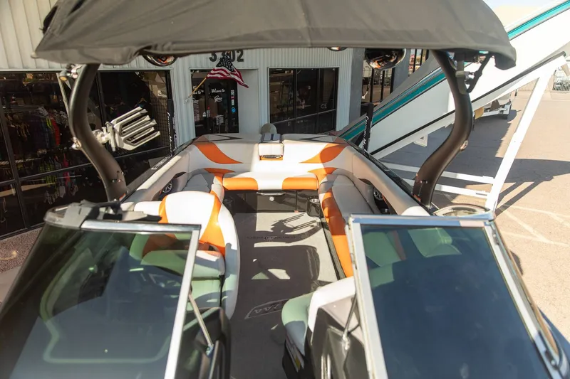 Slide: The Image of Centurion Enzo SV244 2014 - 12