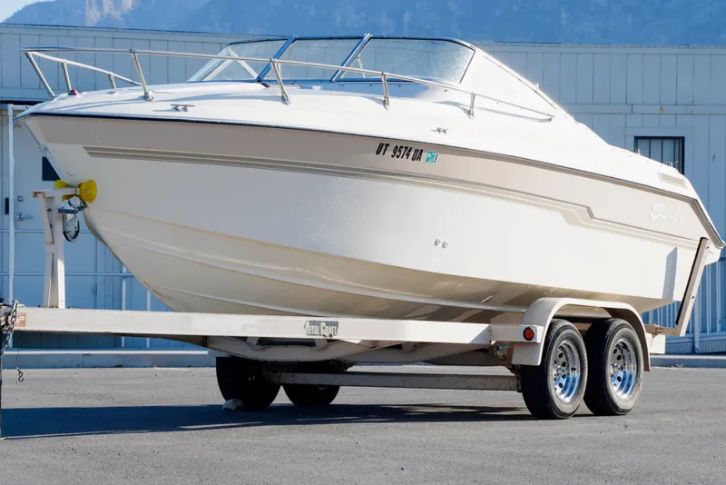 The Image of Seaswirl 230 Cuddy Cabin 1997 - 1