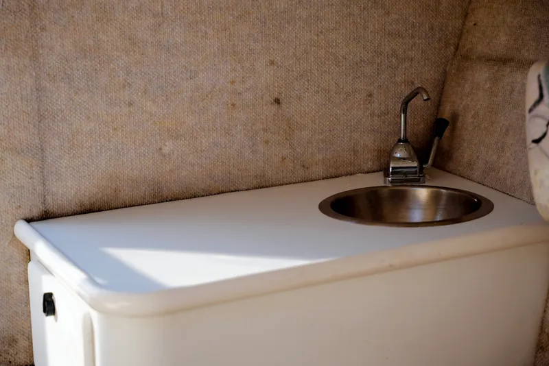 Slide: The Image of Seaswirl 230 Cuddy Cabin 1997 - 19