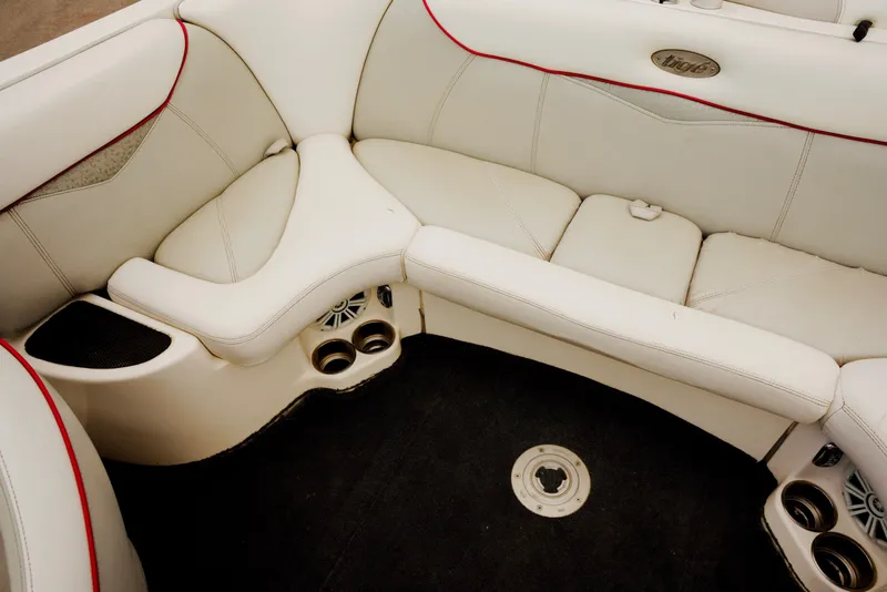 Slide: The Image of Tige V22 2006 - 22