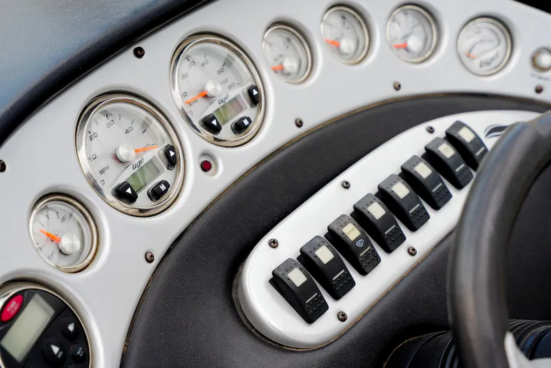 Slide: The Image of Tige V22 2006 - 25