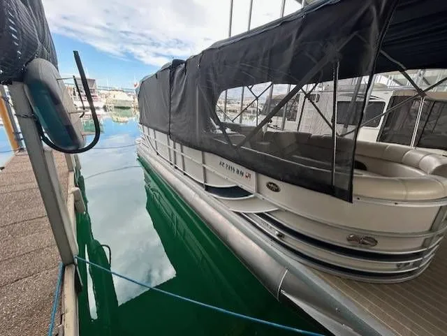 Slide: The Image of South Bay 925 CR TRITOON INBOARD 2007 - 7