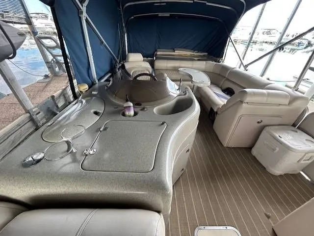 Slide: The Image of South Bay 925 CR TRITOON INBOARD 2007 - 9