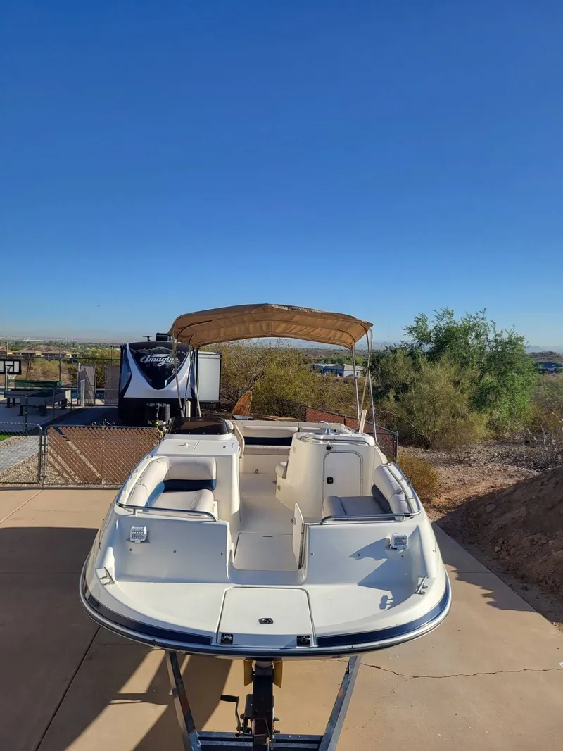 The Image of Monterey Explorer 230 1996 - 1