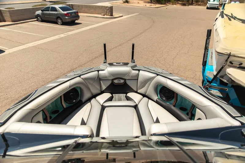 Slide: The Image of Centurion Ri230 2022 - 11