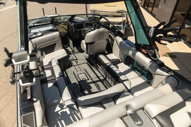 Slide: The Image of Centurion Ri230 2022 - 7