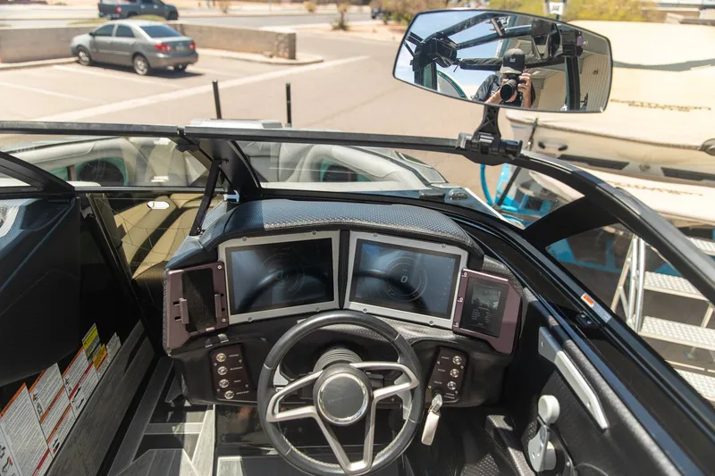 Slide: The Image of Centurion Ri230 2022 - 9