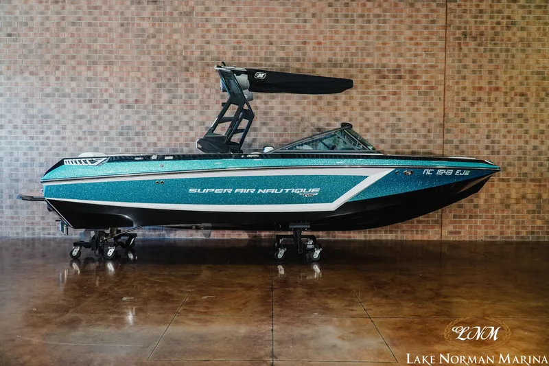 Slide: The Image of Nautique GS22 2018 - 1