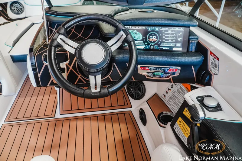 Slide: The Image of Nautique GS22 2018 - 13