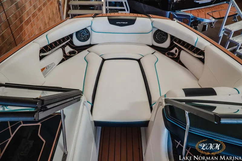 Slide: The Image of Nautique GS22 2018 - 14