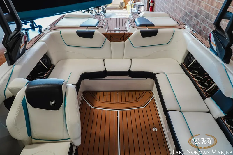 Slide: The Image of Nautique GS22 2018 - 16