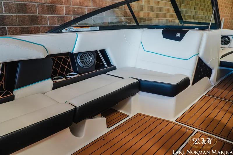 Slide: The Image of Nautique GS22 2018 - 18