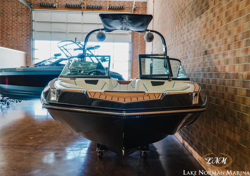 Slide: The Image of Nautique GS22 2018 - 4