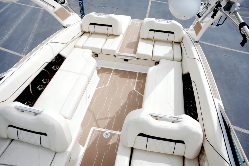 Slide: The Image of Regal LS6 Surf 2021 - 20