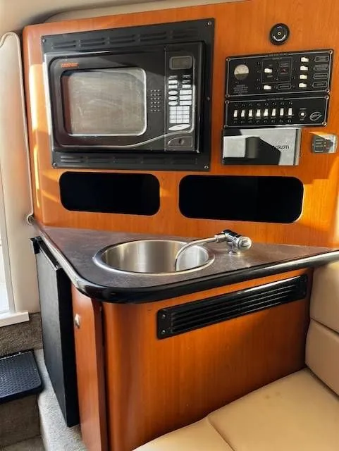 Slide: The Image of Crownline Boats 255 CCR 2007 - 13