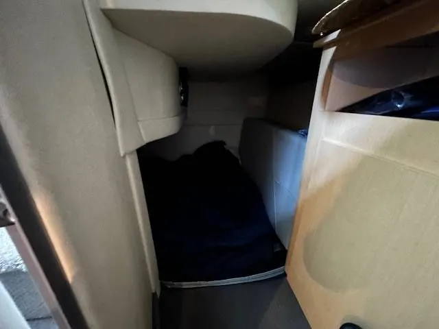 Slide: The Image of Bayliner 285 Cruiser SB 2011 - 8