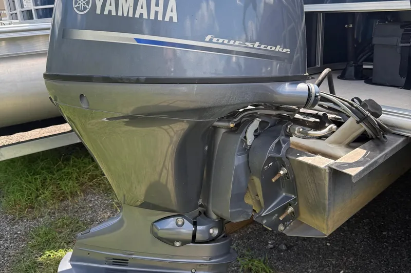 Slide: The Image of Yamaha four-stroke engine on 2016 Sylvan Mirage Fish 8520 4-PT pontoon boat. - 3
