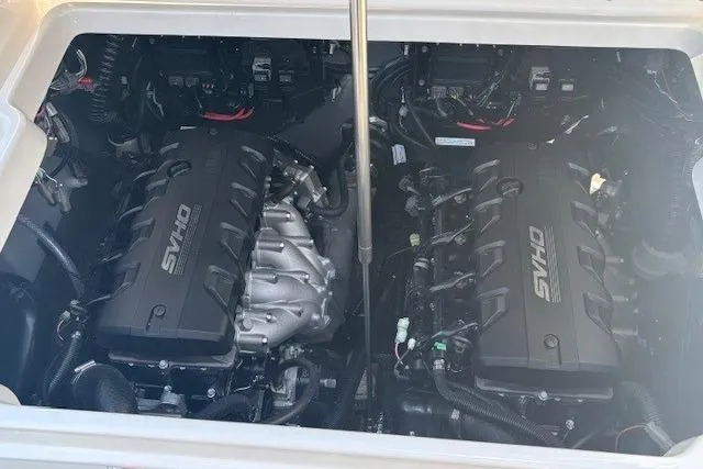 Slide: The Image of Twin SVHO engines in 2026 Yamaha Boats 255 FSH Sport H model. - 34