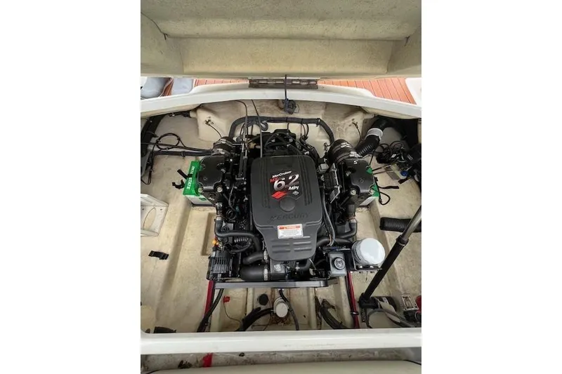 Slide: The Image of Engine compartment of a 2006 Formula 240 Bowrider with MerCruiser 6.2 MPI engine. - 22