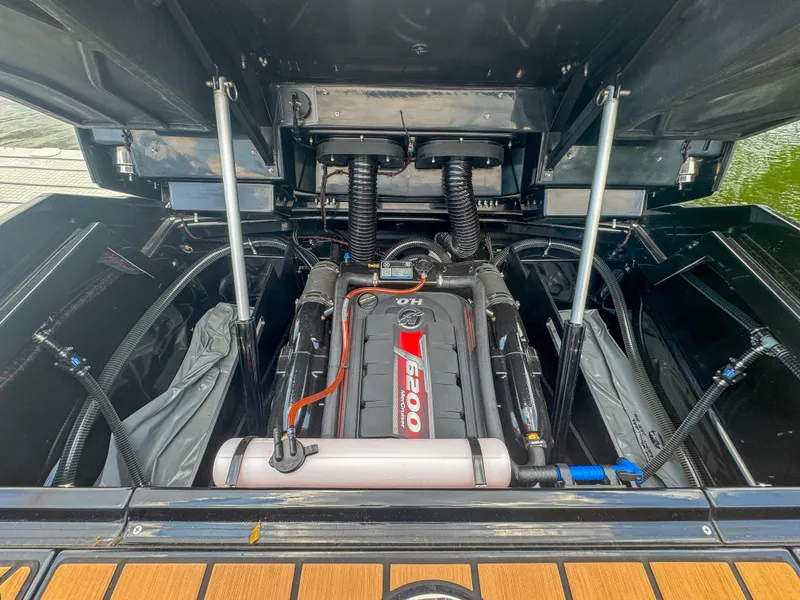 Slide: The Image of 2024 Varatti Z2373 boat engine compartment with V-200 engine. - 39