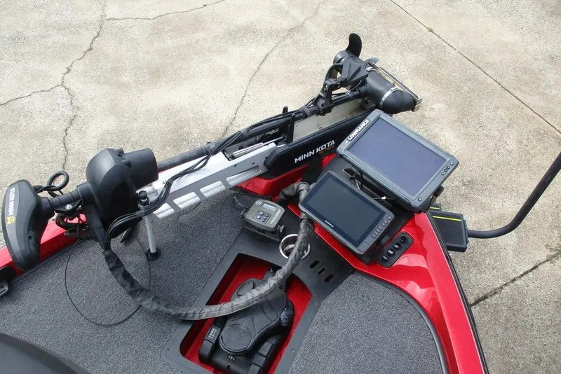 Slide: The Image of 2020 Ranger Z519 boat with Minn Kota trolling motor and dual fish finders on deck. - 5