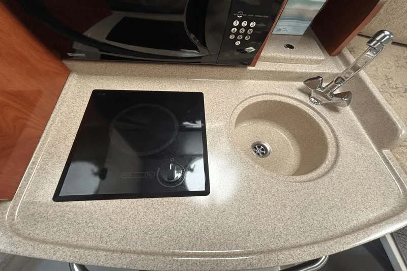 Slide: The Image of Four Winns 288 Vista 2004 - 39