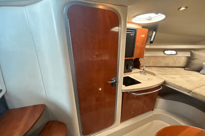 Slide: The Image of Four Winns 288 Vista 2004 - 49