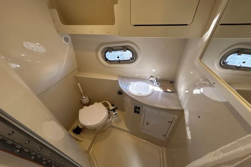 Slide: The Image of Four Winns 288 Vista 2004 - 51