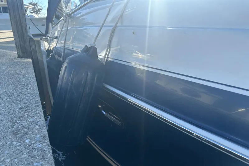 Slide: The Image of Four Winns 288 Vista 2004 - 56