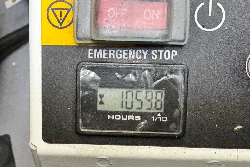 Slide: The Image of Hour meter showing 1059.8 hours on Beneteau Gran Turismo 46, 2018 model. - 50