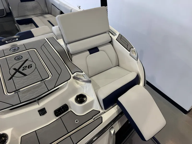 Slide: The Image of MasterCraft X26 2021 - 13