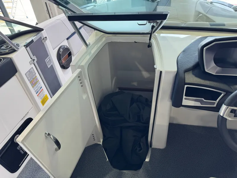 Slide: The Image of MasterCraft X26 2021 - 31