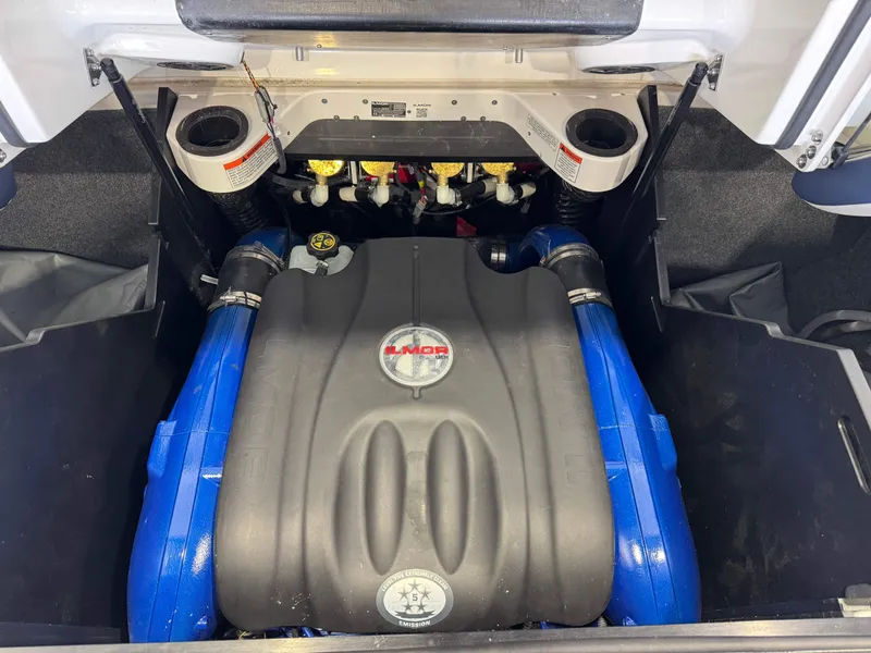 Slide: The Image of MasterCraft X26 2021 - 33