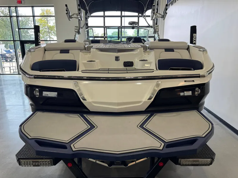 Slide: The Image of MasterCraft X26 2021 - 8