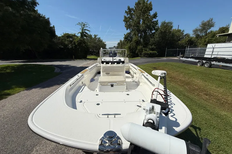 Slide: The Image of Manufacturer Provided Image: Top view of 2022 Boston Whaler 170 Montauk boat layout. - 14