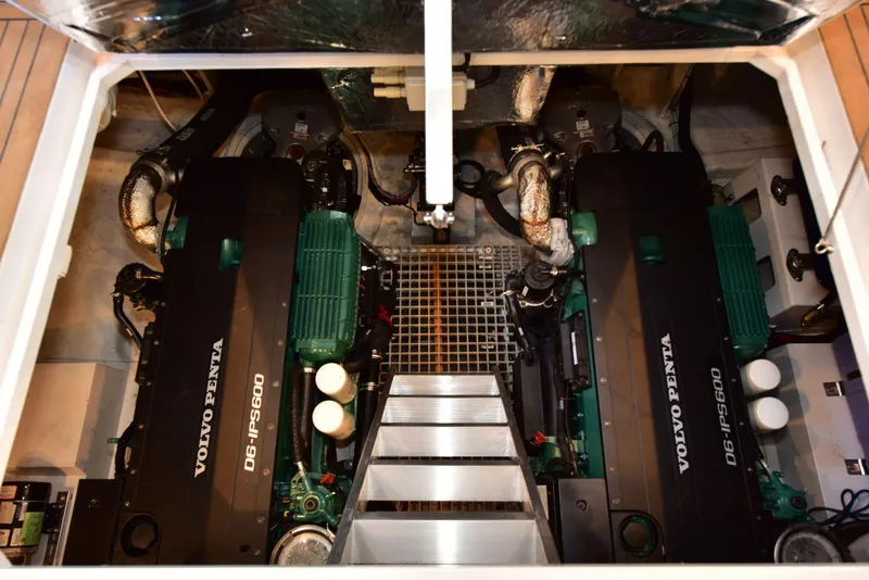 Slide: The Image of Sealine C430 2022 - 55