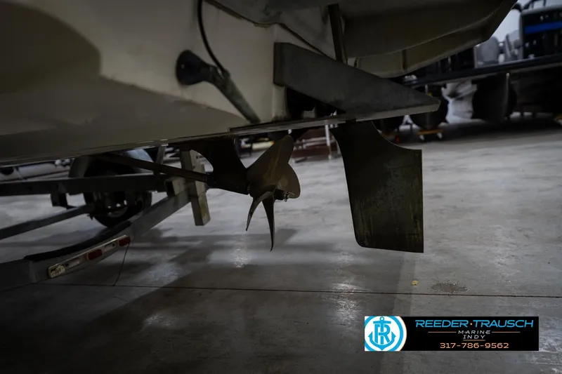 Slide: The Image of 1997 Moomba Boomerang PCM 5.8 engine, detailed view of components and hoses. - 40