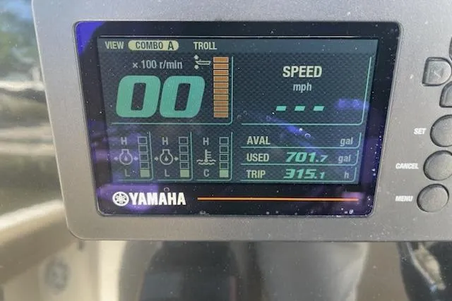 Slide: The Image of Yamaha boat display showing speed, fuel usage, and trip data for 2017 Wellcraft 222 Fisherman. - 7