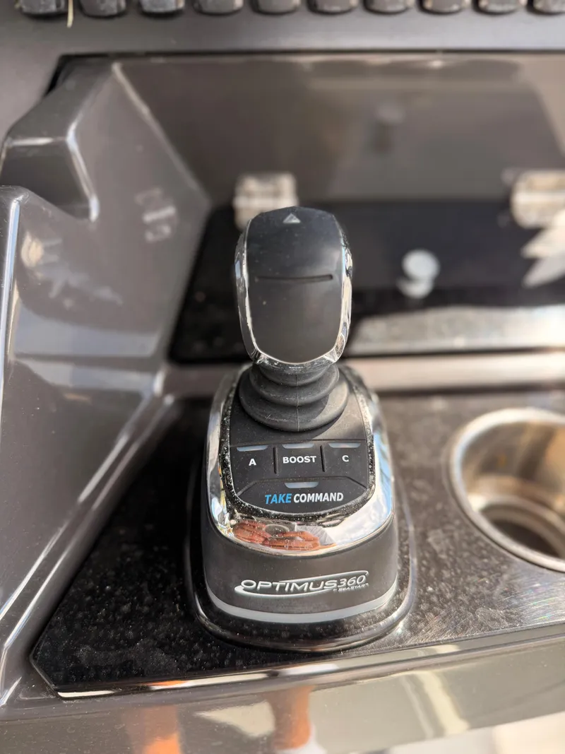 Slide: The Image of Joystick control of a 2019 Blackfin 272 CC boat, featuring Optimus 360 system. - 5