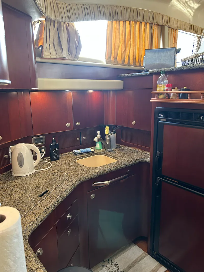 Slide: The Image of Sea Ray 390 Motor Yacht 2005 - 19