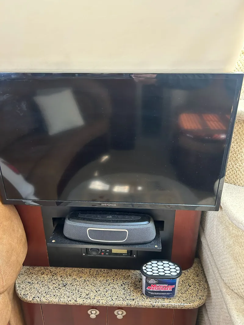 Slide: The Image of Sea Ray 390 Motor Yacht 2005 - 21