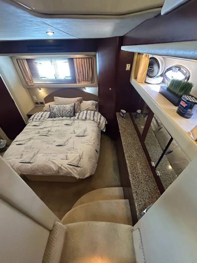 Slide: The Image of Sea Ray 390 Motor Yacht 2005 - 24