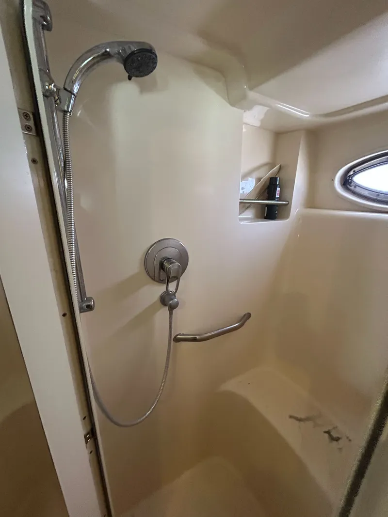 Slide: The Image of Sea Ray 390 Motor Yacht 2005 - 27