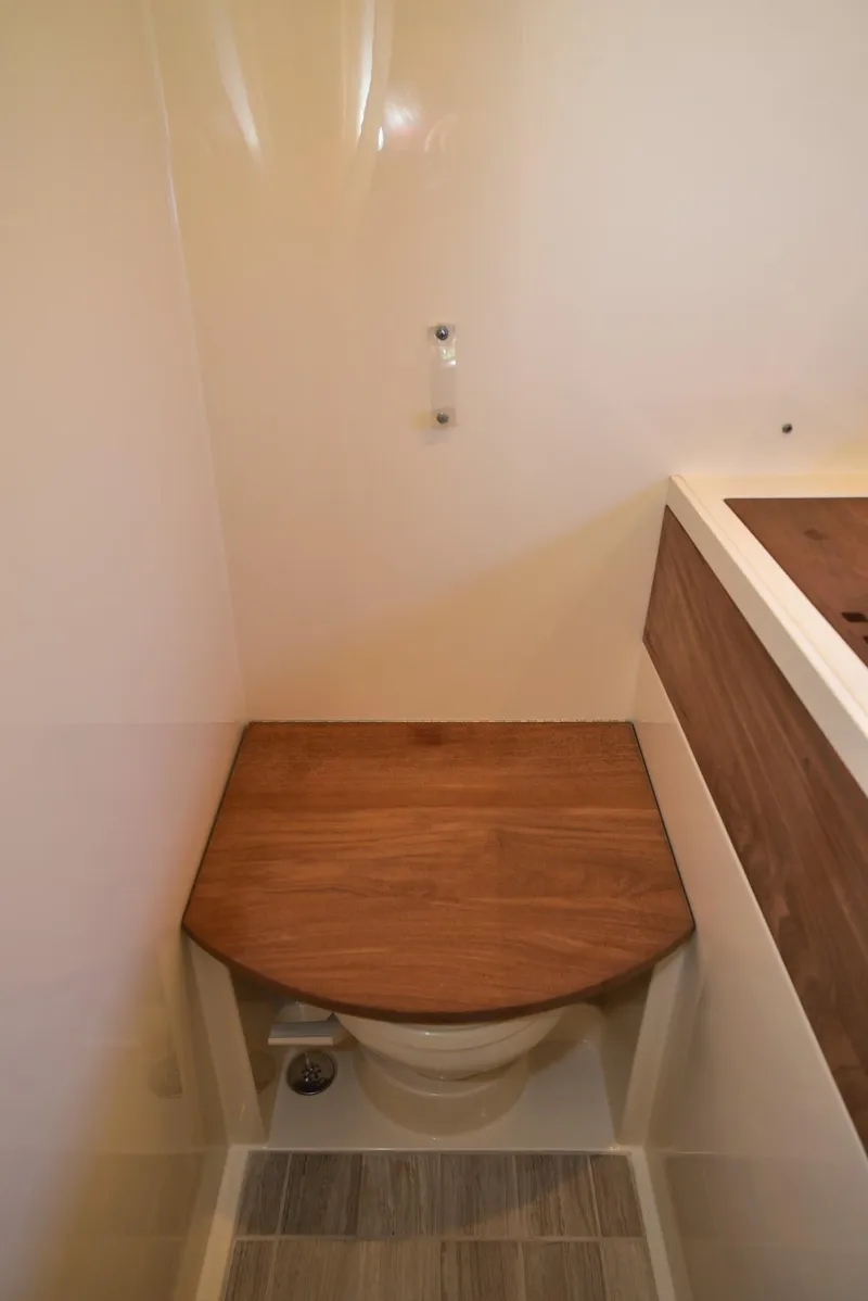 Slide: The Image of Sea Ray 410 Sundancer 2013 - 54